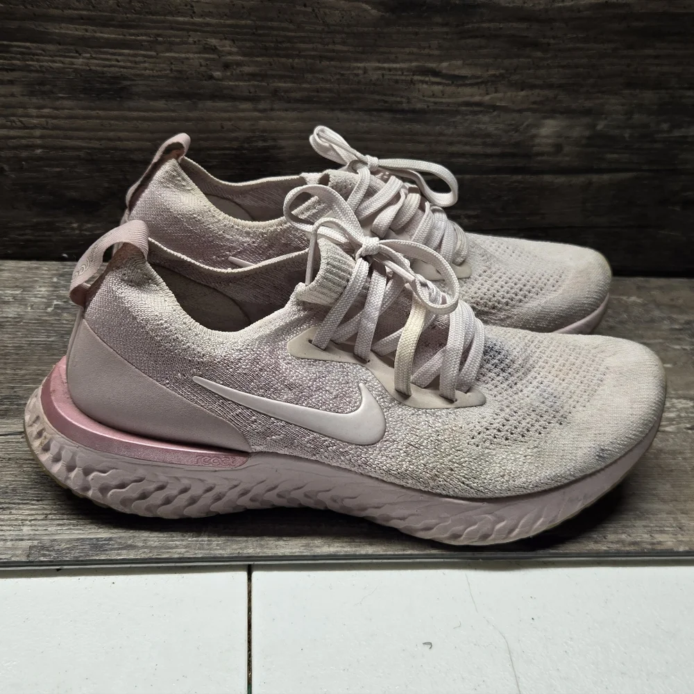 Nike Epic React Flyknit Womens Size 7.5 Running‎ Shoes AQ0070 600 Pearl Pink